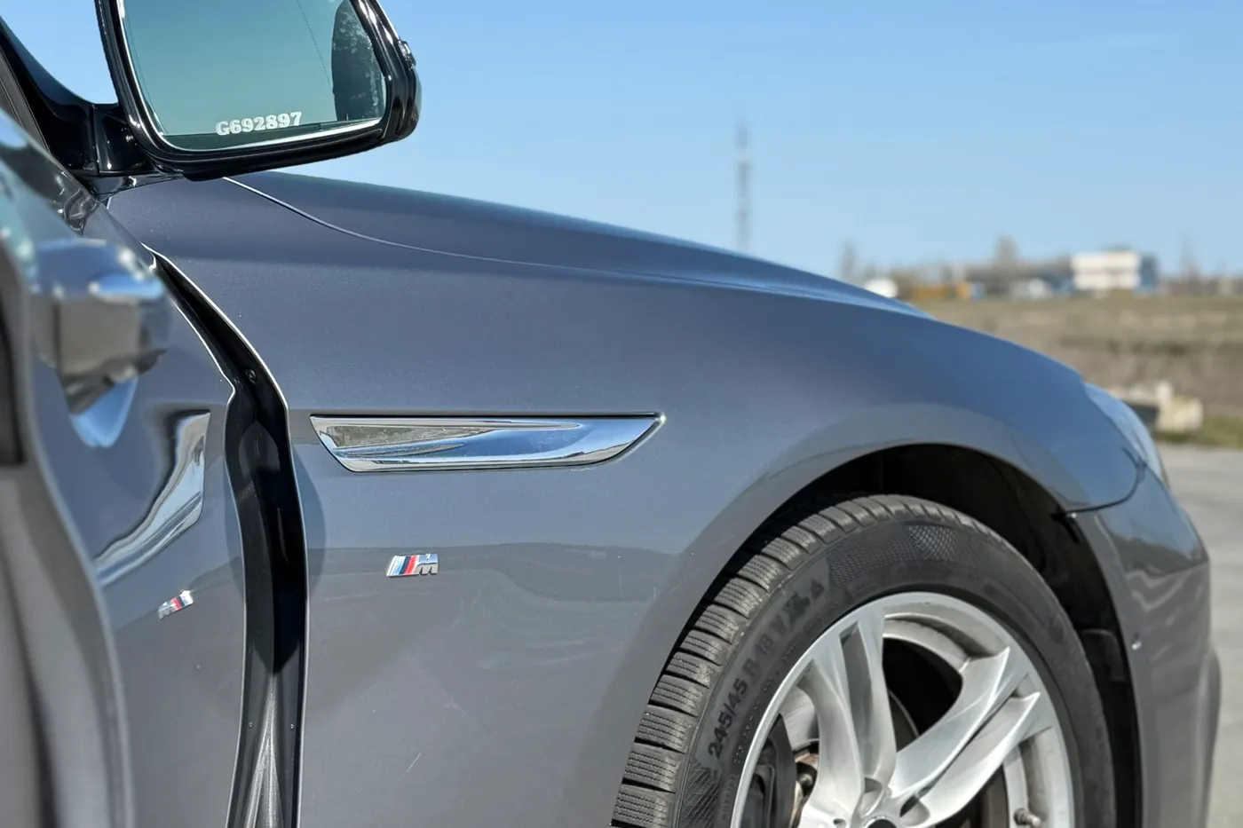 Detaliu roată M și aripă, BMW Seria 6 Gran Coupé gri